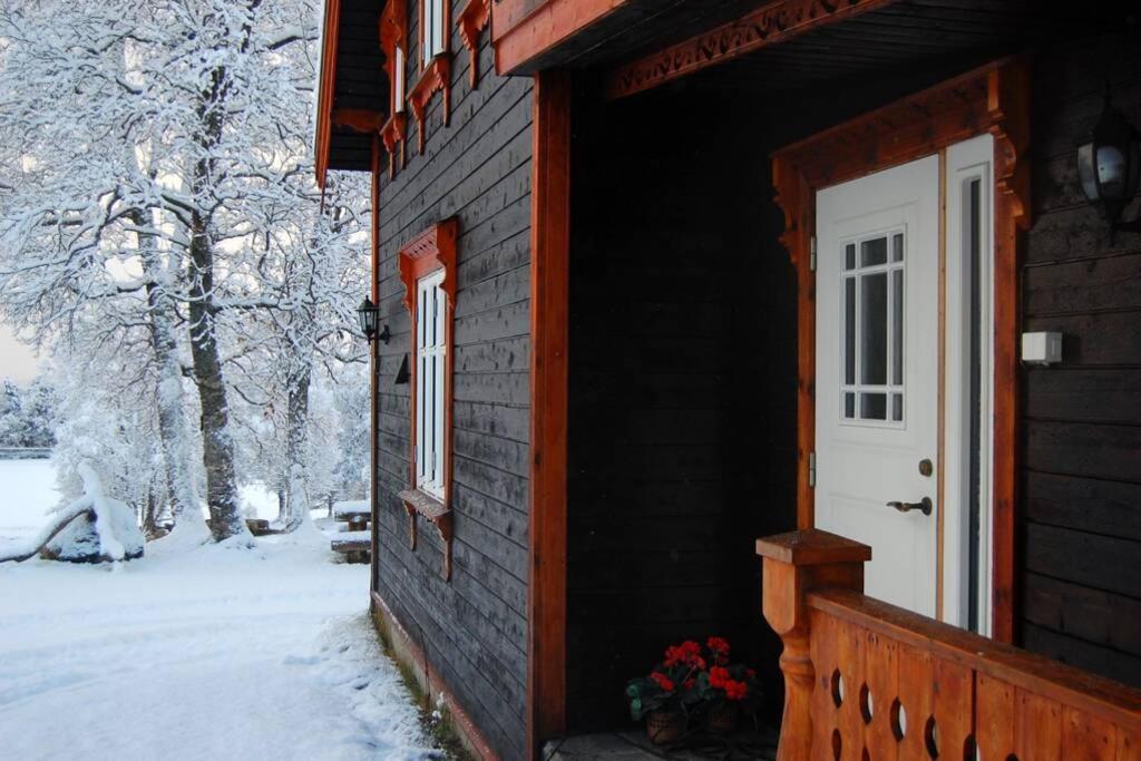 100 Years Old Norwegian Log House In Tromso 빌라 외부 사진