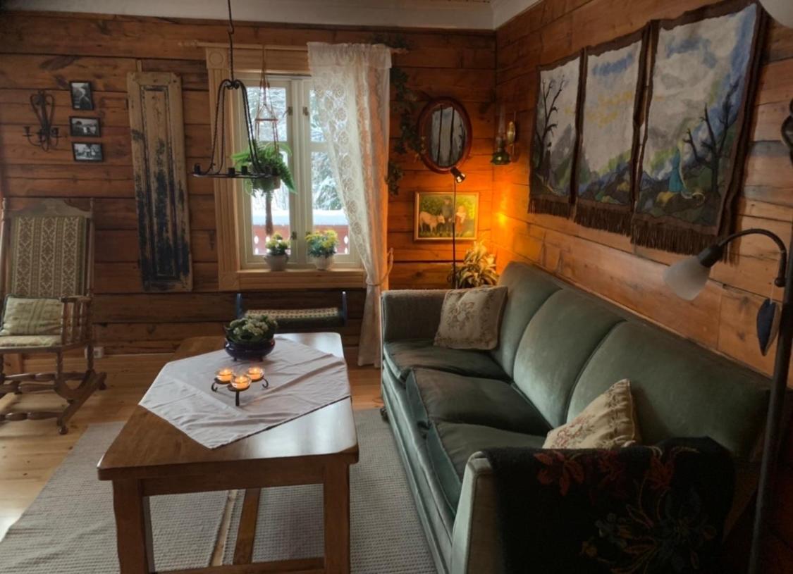 100 Years Old Norwegian Log House In Tromso 빌라 외부 사진