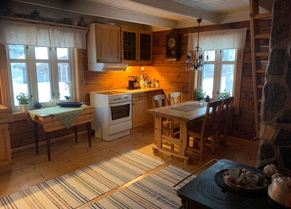 100 Years Old Norwegian Log House In Tromso 빌라 외부 사진
