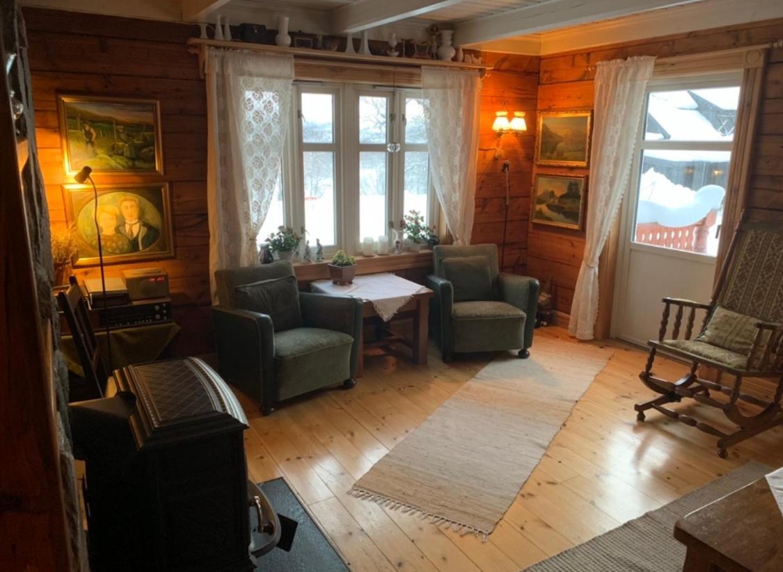 100 Years Old Norwegian Log House In Tromso 빌라 외부 사진